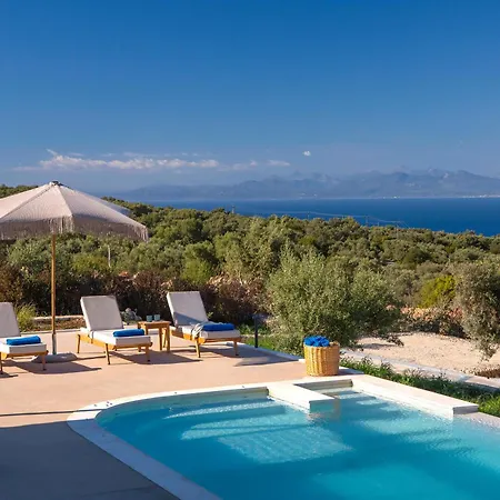 Flomis Luxury Villa Apolpaina