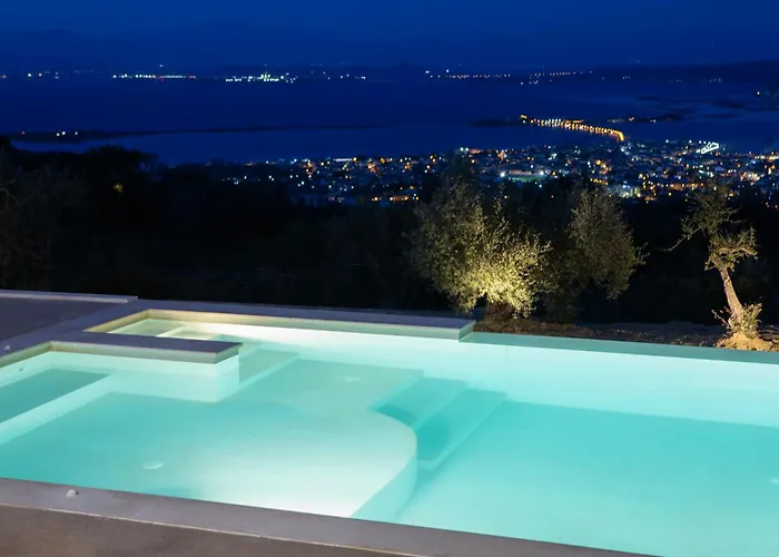 빌라 Flomis Luxury *